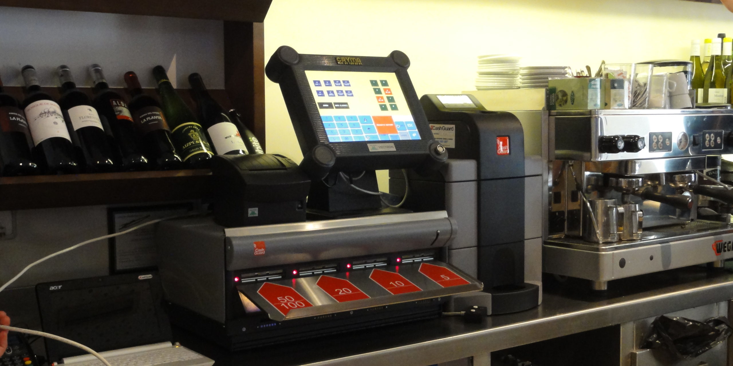 Instalacion CashGuard Restaurante Txirimiri – Telsystem distribuidor oficial Telsystem-instala-Cashguard-en-ba-de-tapas-Txirimiri