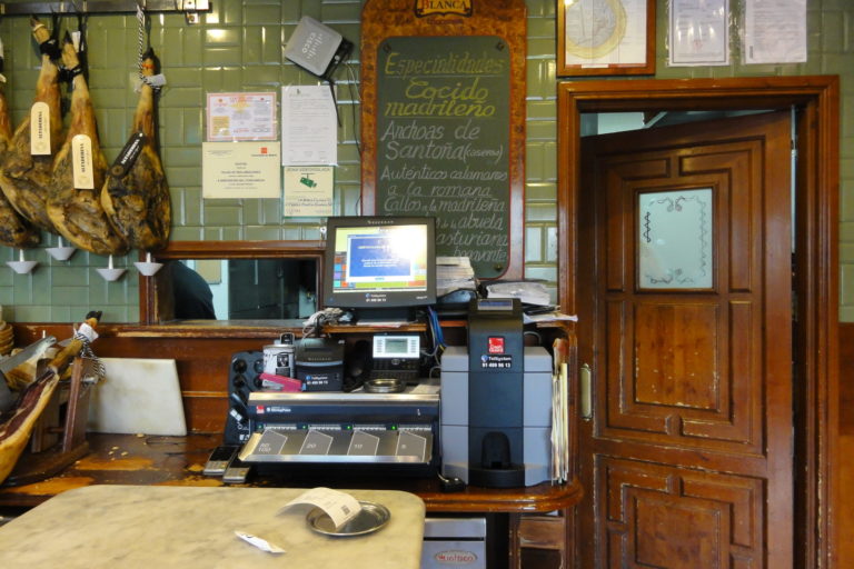 CashGuard-en-Cervecería-Cruz-Blanca