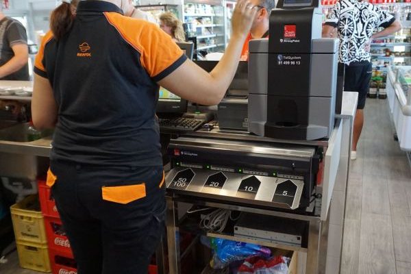 maquina-cobro-gasolinera