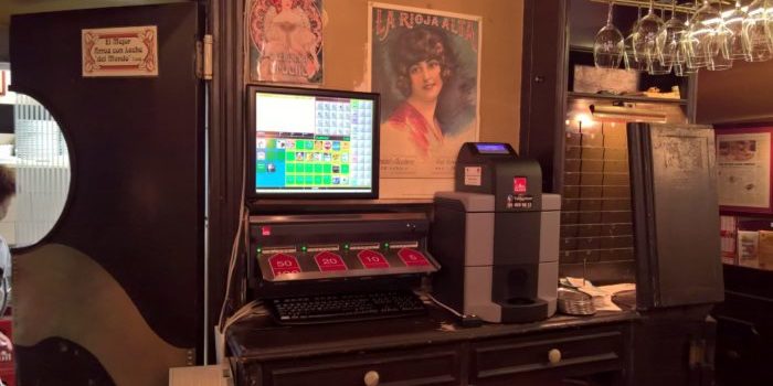 caja-cobro-automático-cafetería