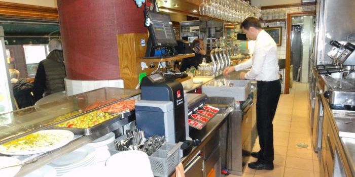 Instalacion cajon inteligente CashGuard en Restaurante El Urogallo Telsystem distribuidor oficial CashGuard en restaurante El Urogallo
