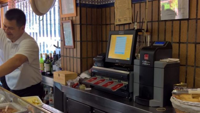 Instalacion cajon inteligente CashGuard Cafeteria Hannover – Telsystem distribuidores oficiales CashGuard en cafetería Hannover