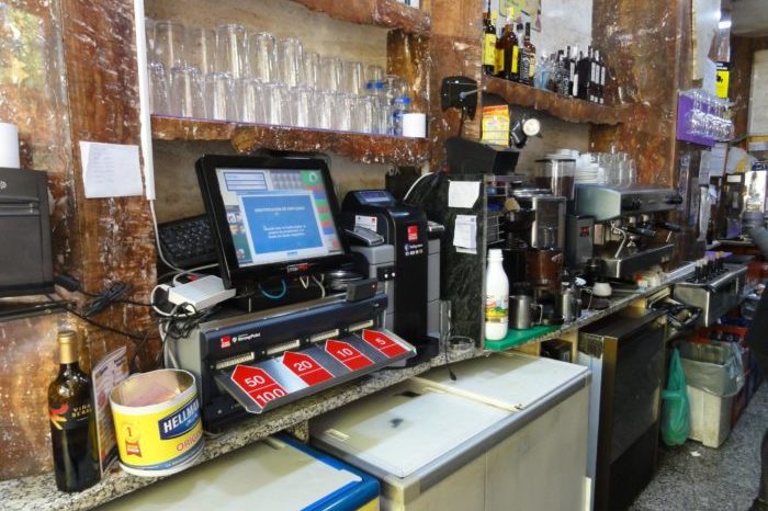 Instalación-cajón-inteligente-restaurante