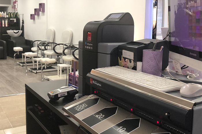 Instalacion-de-CashGuard en centro-de-estetica-y-belleza