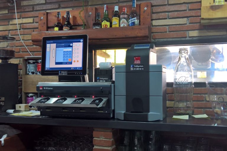 Instalación-de-CashGuard-en-La-Brasería