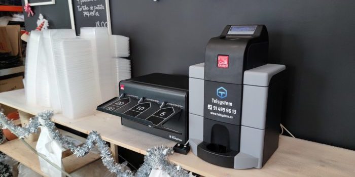 Instalacion de cajon inteligente CashGuard en Restaurante Puchero de la abuela cajón-inteligente-cobro-Restaurante