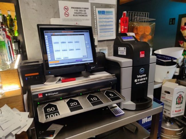 Instalacion cajon inteligente CashGuard en Restaurante Arturo’s – Telsystem distribuidor oficial Instalacion-cajon-inteligente-CashGuard-en-Restaurante-Arturos