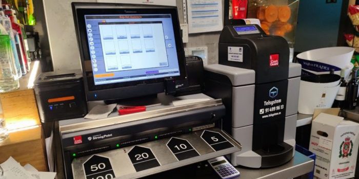 Instalacion-cajon-inteligente-CashGuard-en-Restaurante-Arturos